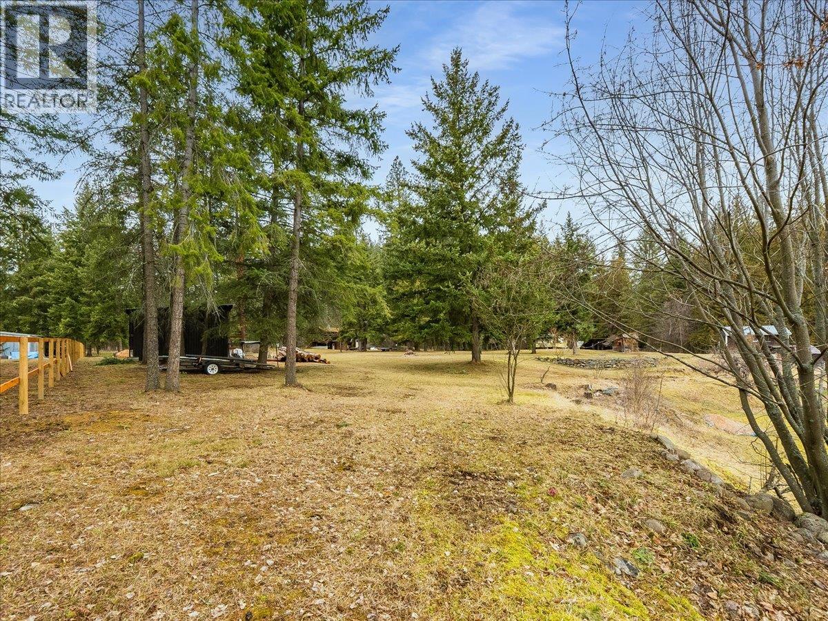 7515 Broadwater Road, Castlegar, British Columbia  V1N 4V8 - Photo 49 - 10379500
