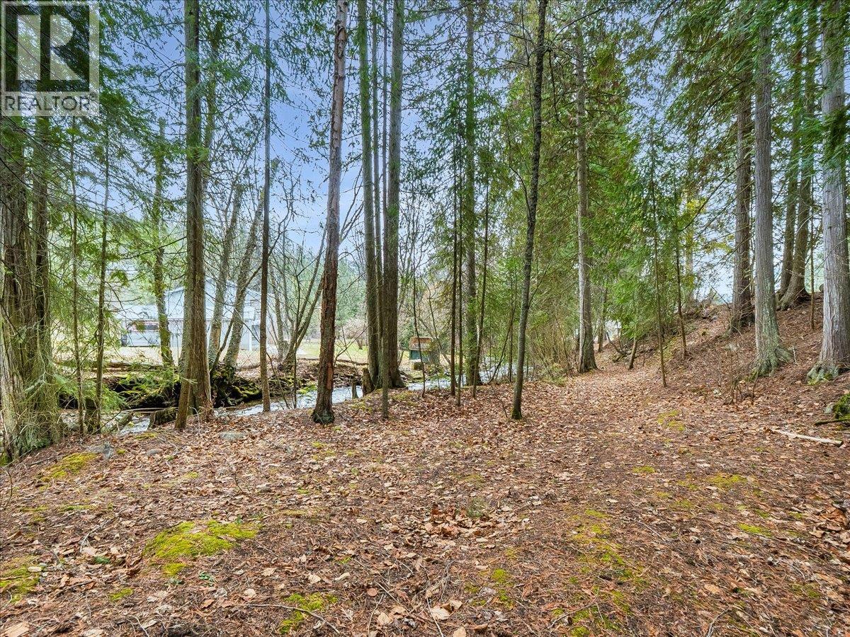 7515 Broadwater Road, Castlegar, British Columbia  V1N 4V8 - Photo 53 - 10379500