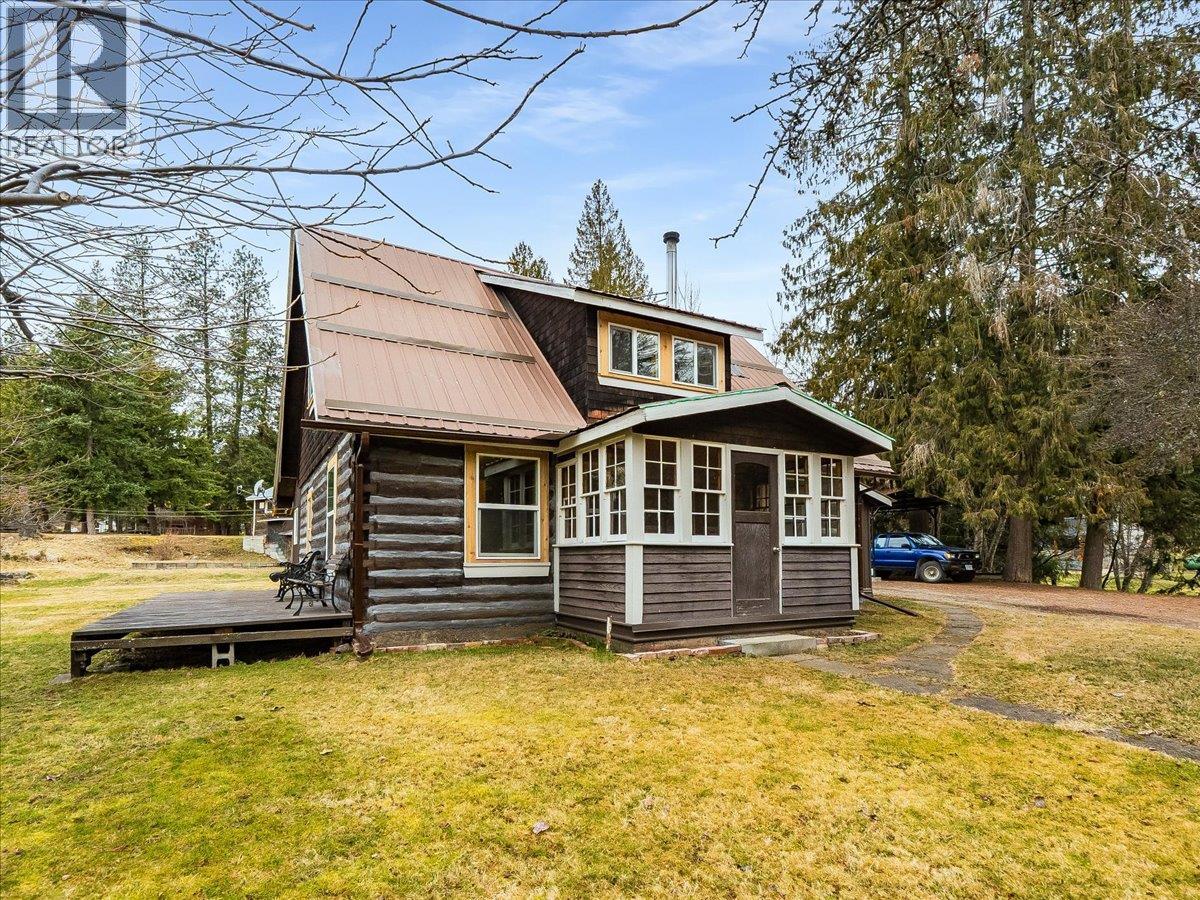 7515 Broadwater Road, Castlegar, British Columbia  V1N 4V8 - Photo 6 - 10379500