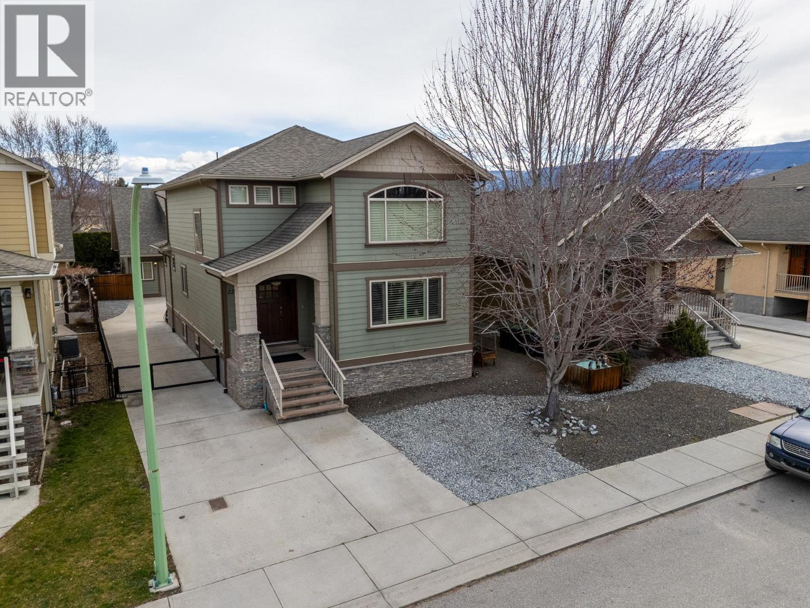 2253 Wilkinson Street, kelowna, British Columbia