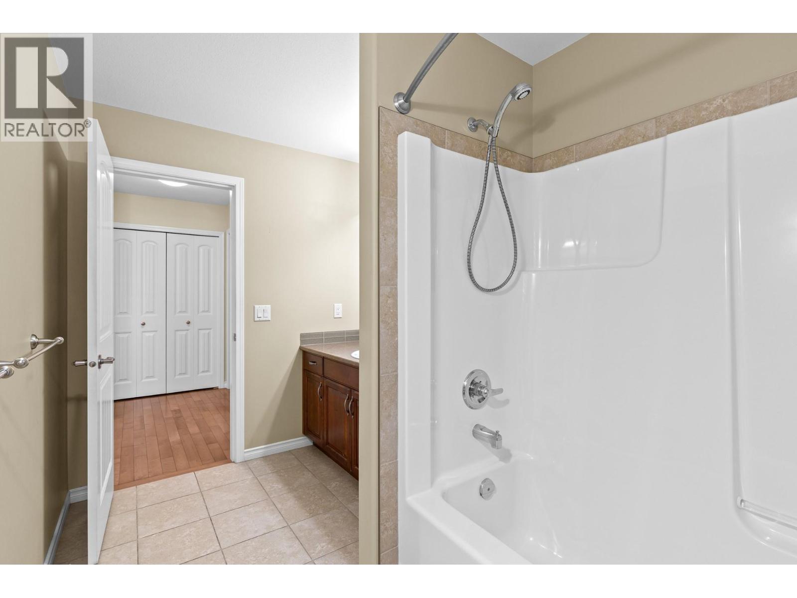 2253 Wilkinson Street, Kelowna, British Columbia  V1Y 8V7 - Photo 34 - 10378196