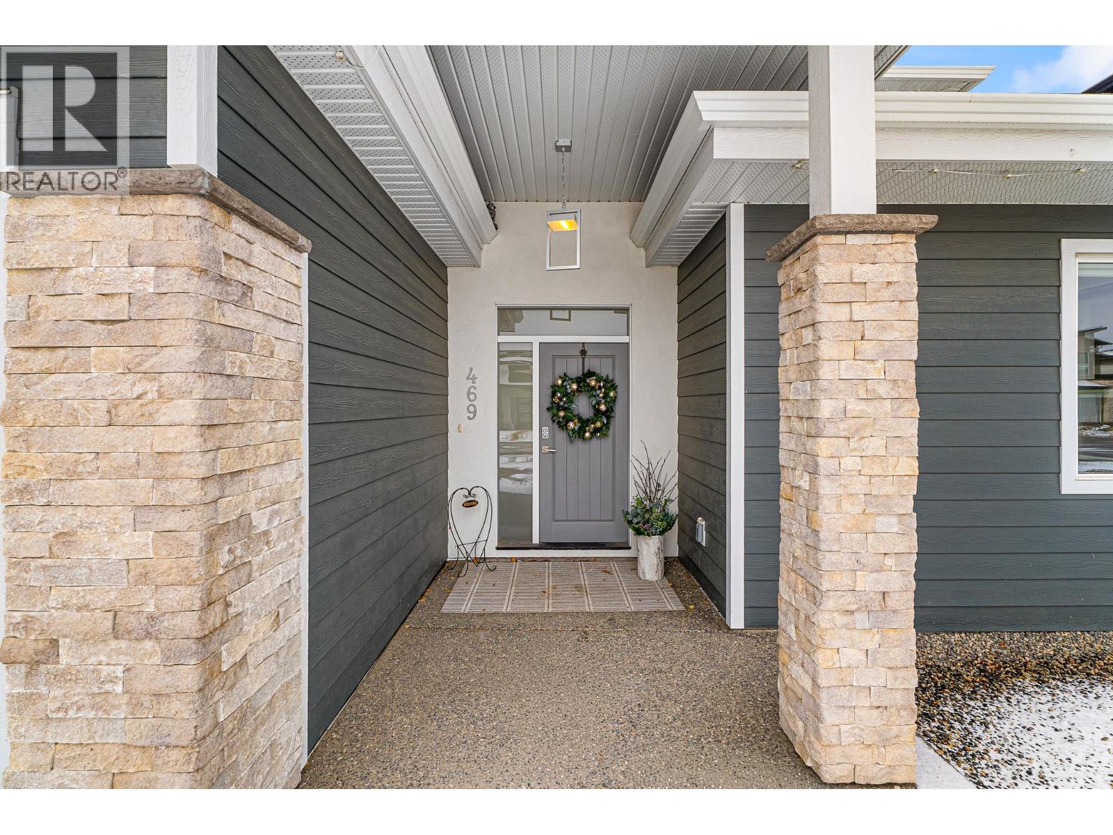 469 Edinburgh Boulevard, Kamloops, British Columbia  V1S 0E6 - Photo 2 - 10379723