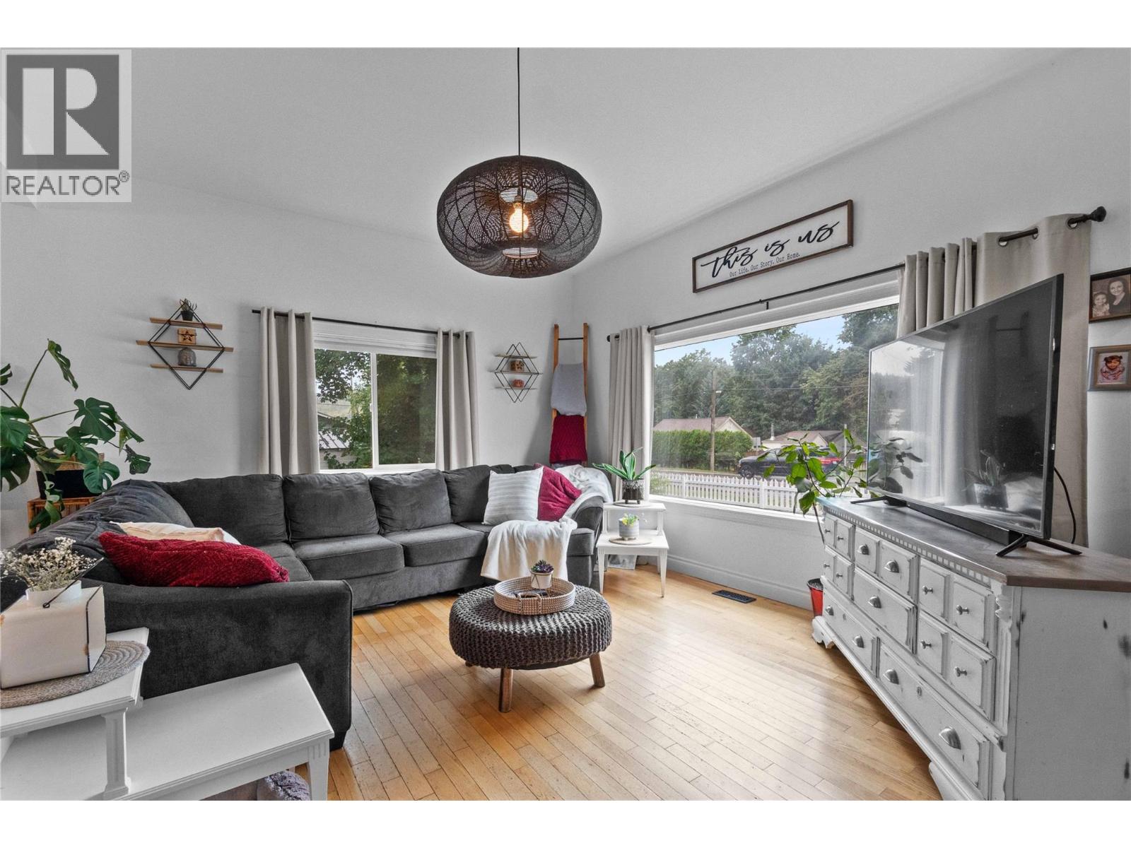 1207 George Street, enderby, British Columbia