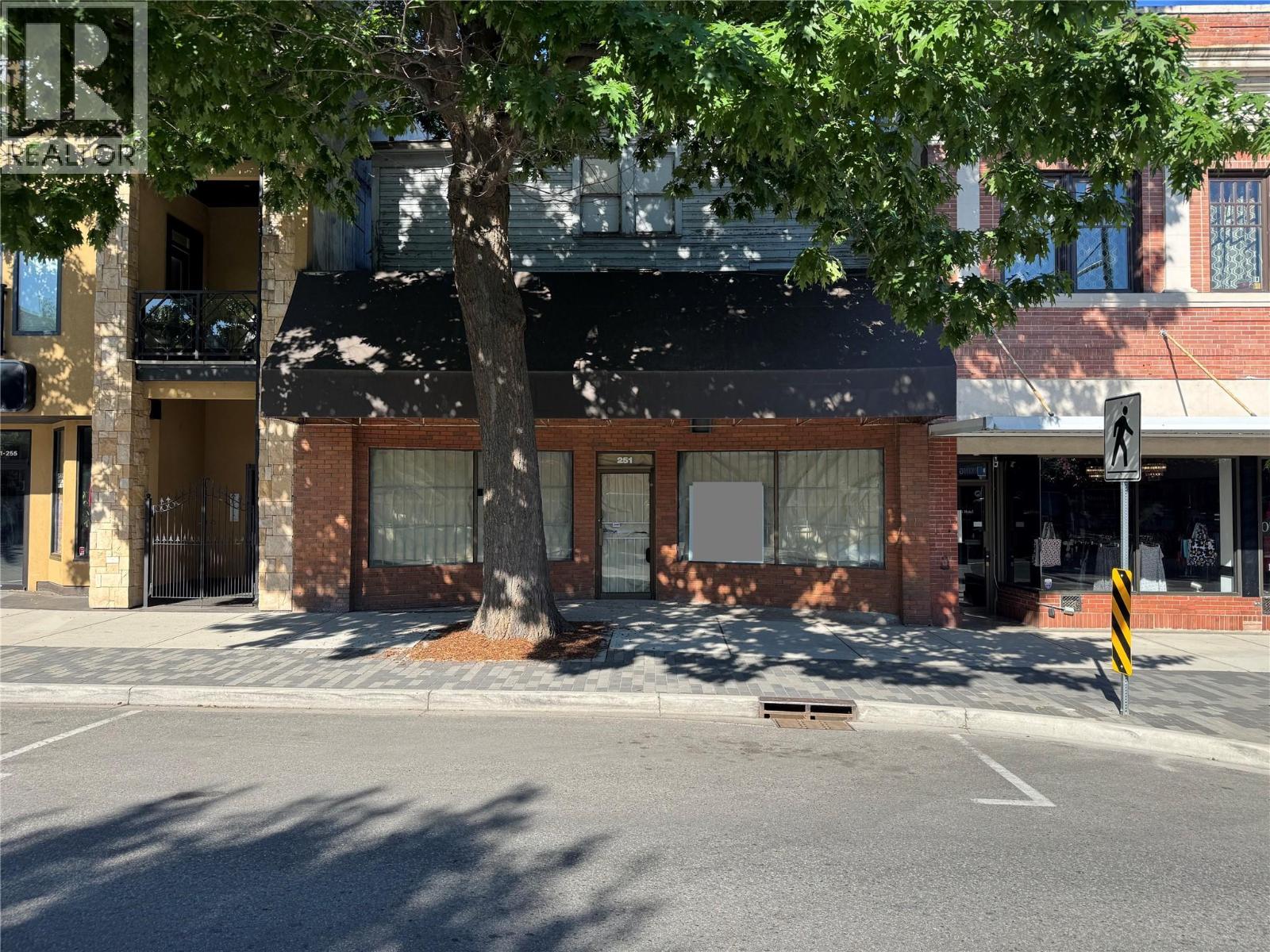 251 Main Street, Penticton, British Columbia  V2A 5B1 - Photo 3 - 10379618