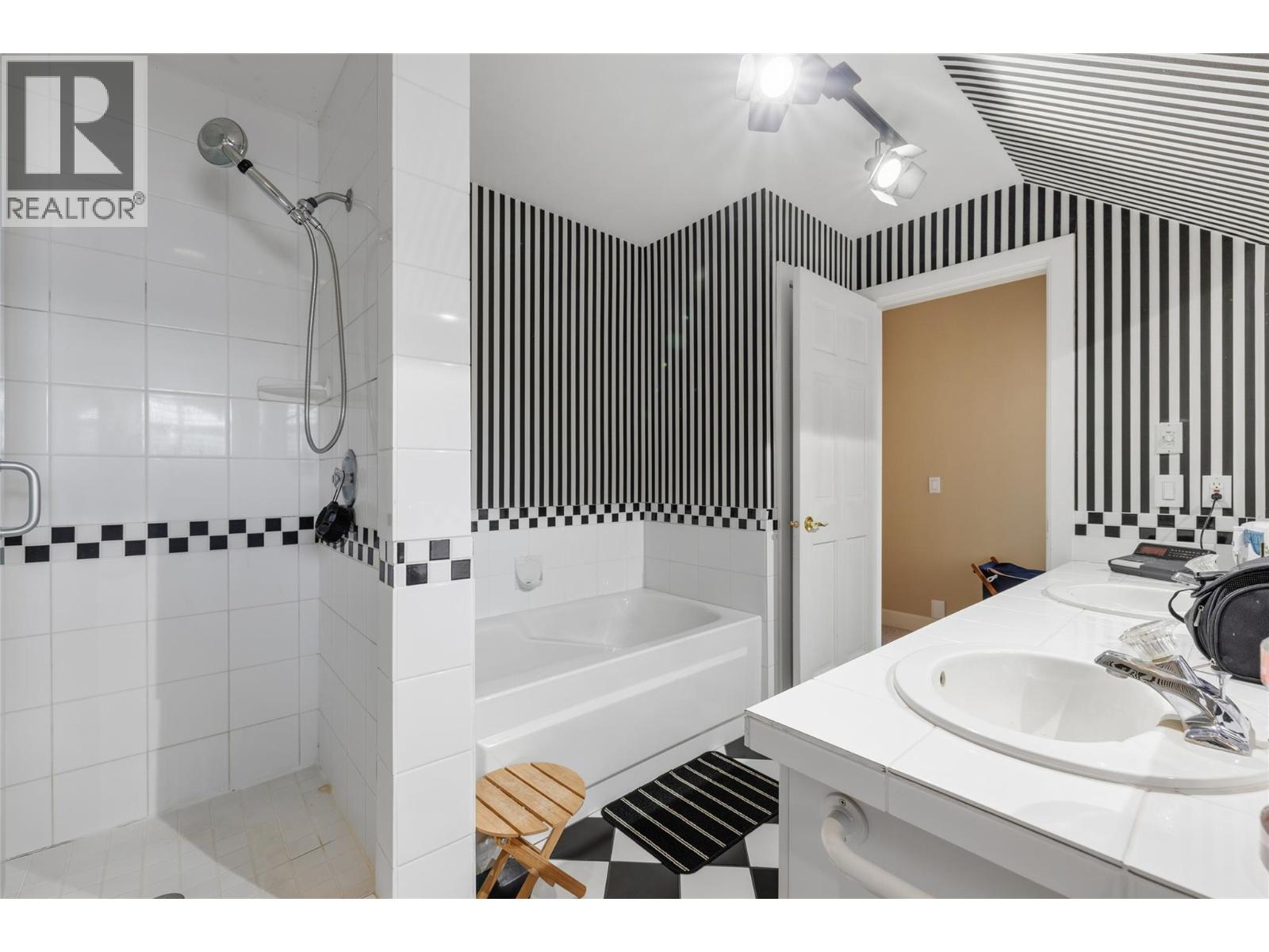 4614 Fuller Road, Kelowna, British Columbia  V1W 1Z7 - Photo 47 - 10379518
