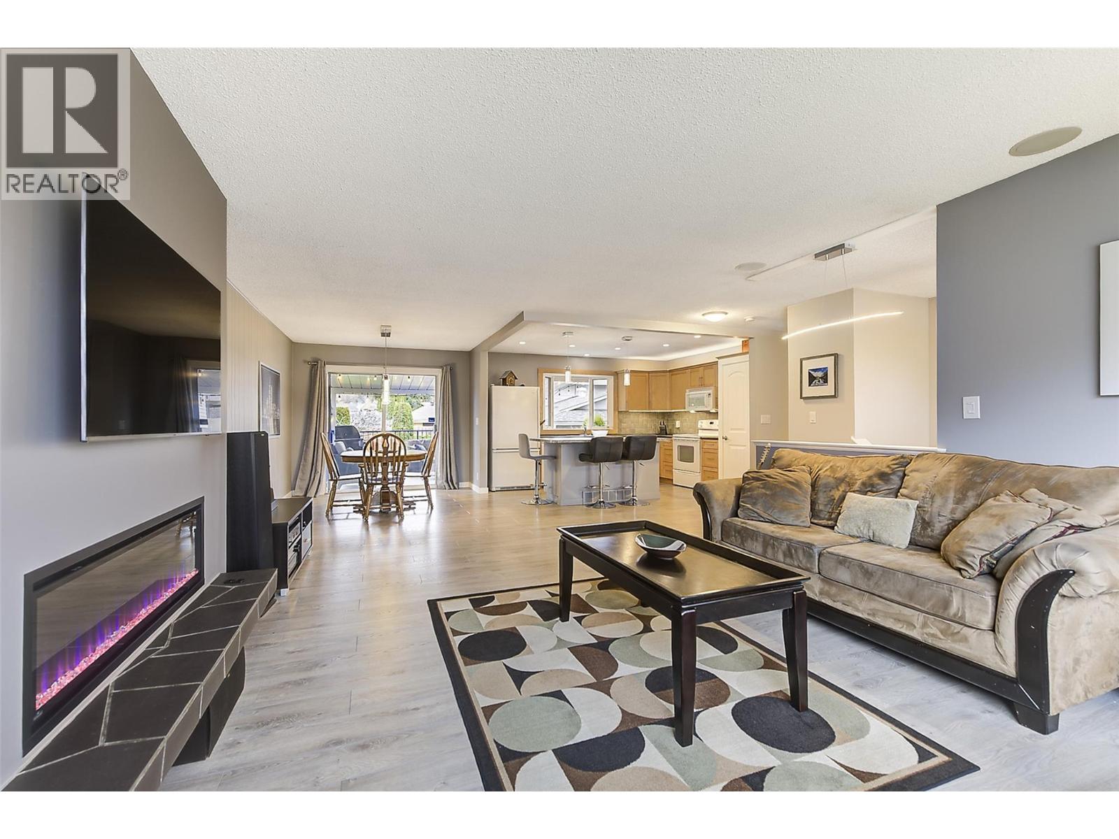 1631 Gillard Drive, Kelowna, British Columbia  V1Y 4J9 - Photo 4 - 10378108