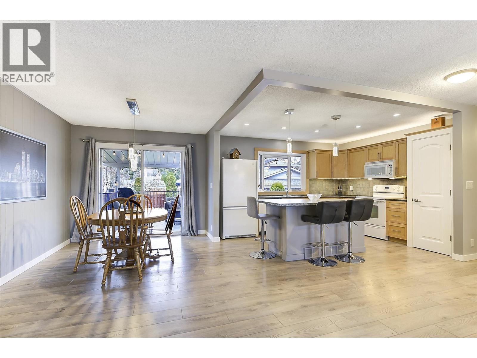 1631 Gillard Drive, Kelowna, British Columbia  V1Y 4J9 - Photo 8 - 10378108