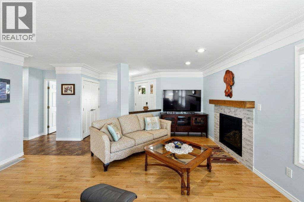 6756 Mountainview Drive, Oliver, British Columbia  V0H 1T4 - Photo 7 - 10379732