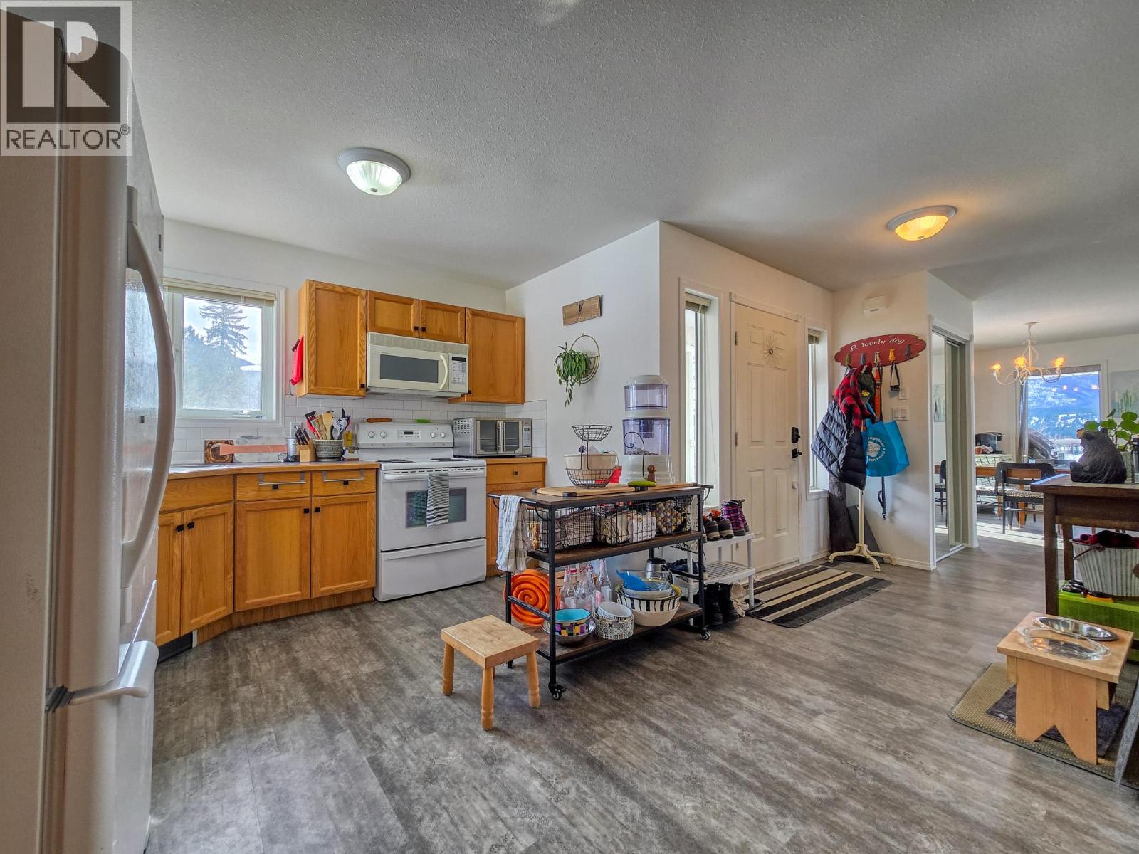 5031 Riverview Road, Fairmont Hot Springs, British Columbia  V0B 1L1 - Photo 29 - 10379394