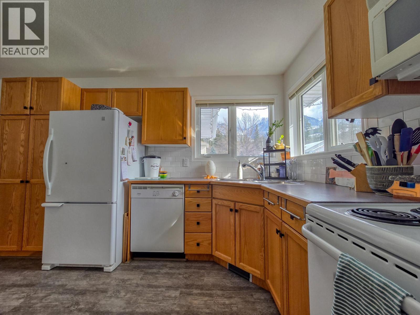 5031 Riverview Road, Fairmont Hot Springs, British Columbia  V0B 1L1 - Photo 31 - 10379394