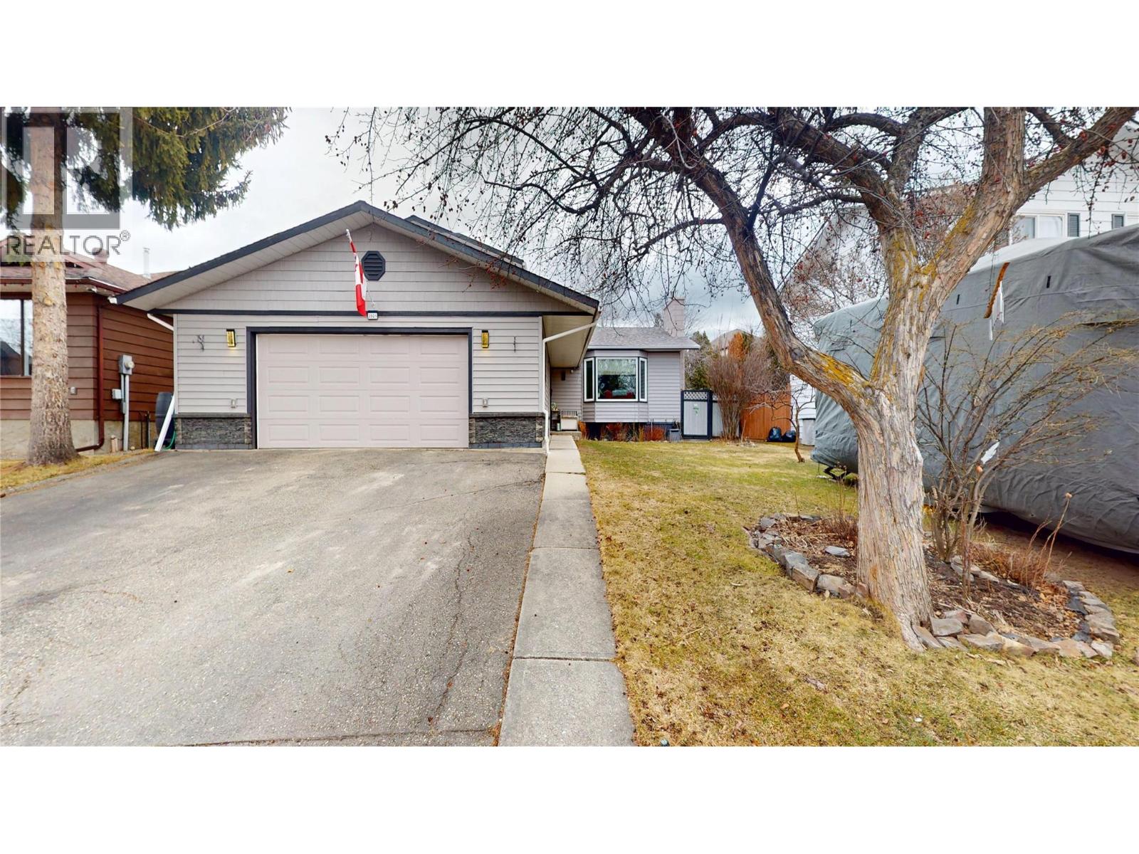 2921 2b Street S, Cranbrook, British Columbia  V1C 5G1 - Photo 2 - 10379361