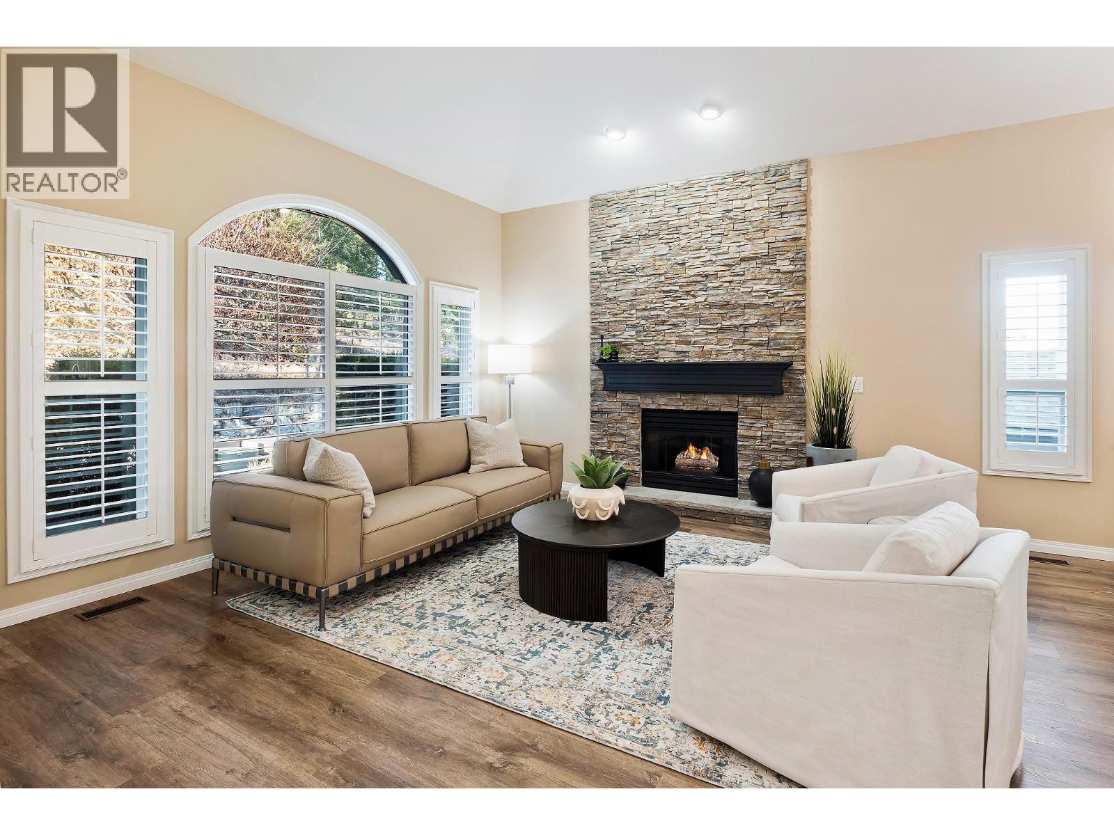3907 Gallaghers Circle, Kelowna, British Columbia  V1W 3Z9 - Photo 2 - 10376125