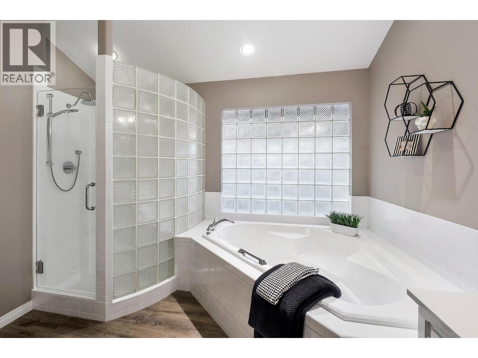 3907 Gallaghers Circle, Kelowna, British Columbia  V1W 3Z9 - Photo 25 - 10376125
