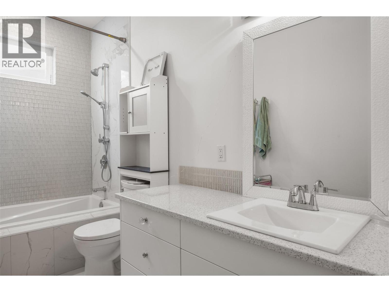 571 Mountain Drive, Vernon, British Columbia  V1H 2B7 - Photo 11 - 10378143
