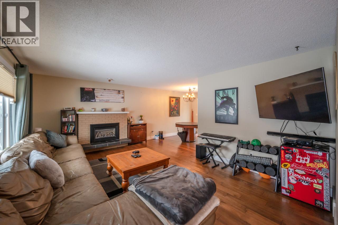 668 Tozer Avenue, Kelowna, British Columbia  V1W 2A5 - Photo 2 - 10379779