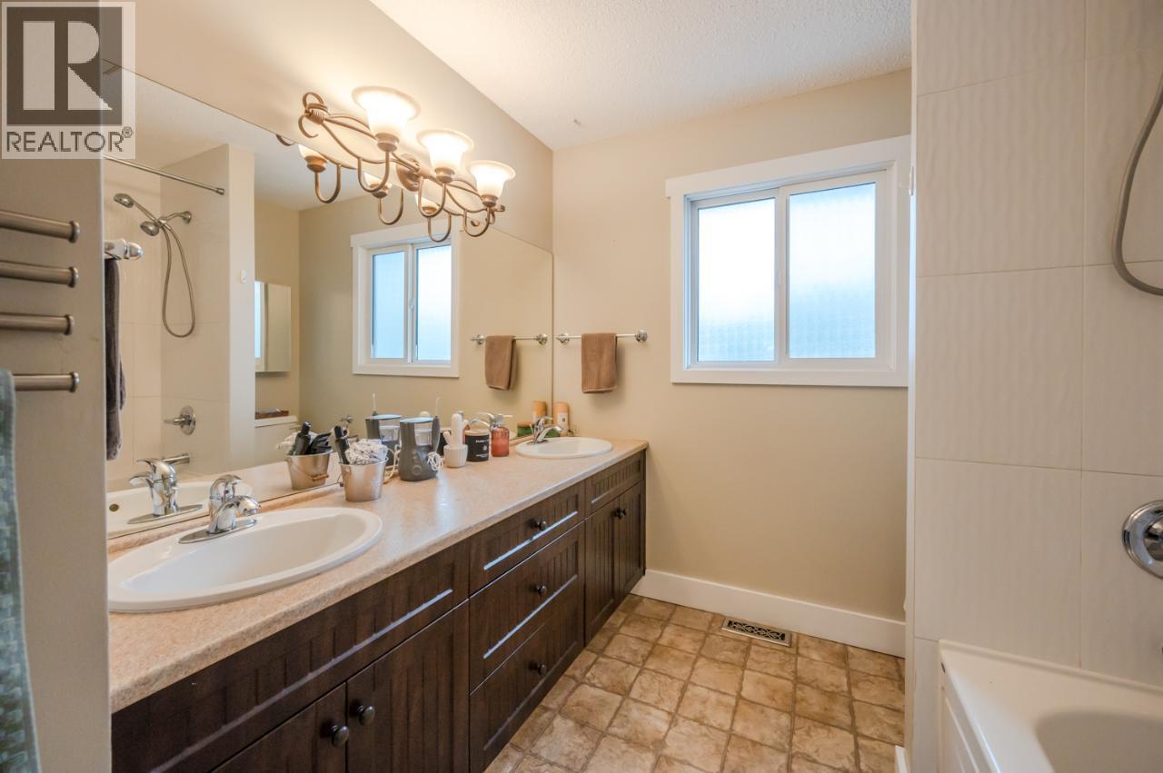 668 Tozer Avenue, Kelowna, British Columbia  V1W 2A5 - Photo 23 - 10379779