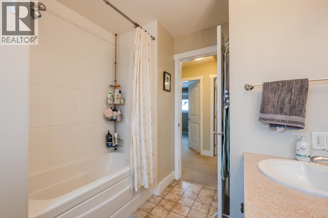 668 Tozer Avenue, Kelowna, British Columbia  V1W 2A5 - Photo 24 - 10379779