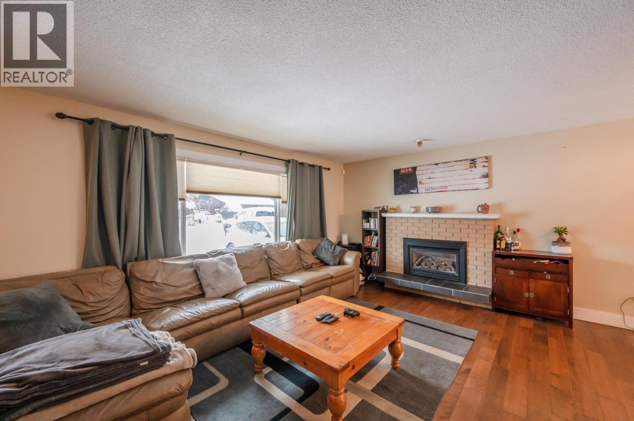 668 Tozer Avenue, Kelowna, British Columbia  V1W 2A5 - Photo 3 - 10379779