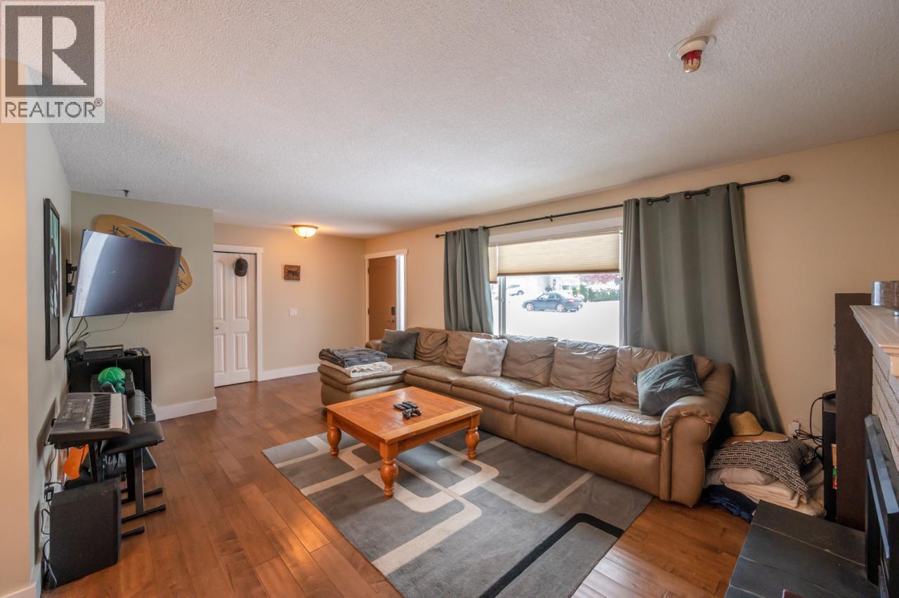 668 Tozer Avenue, Kelowna, British Columbia  V1W 2A5 - Photo 4 - 10379779