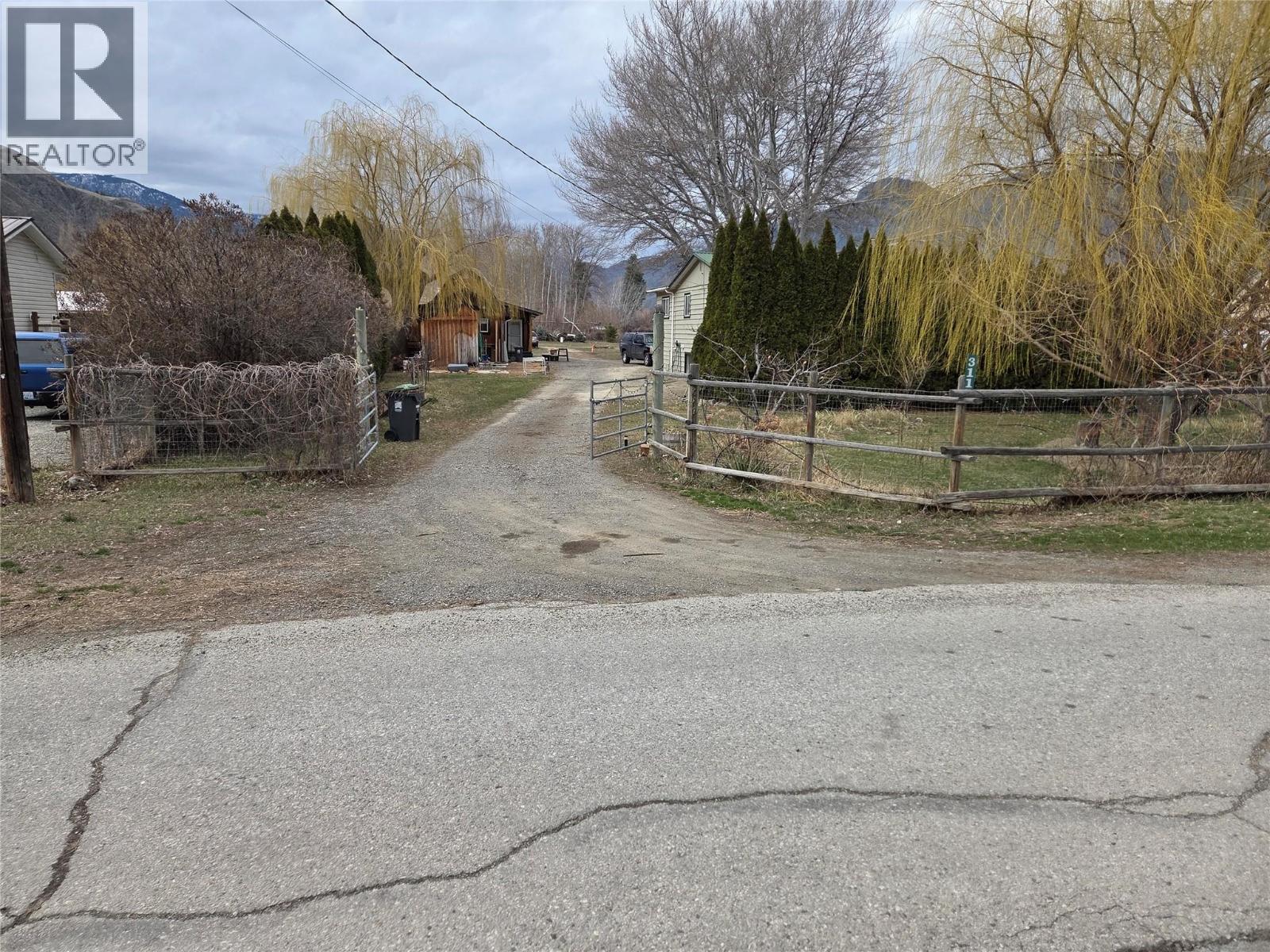 311 Coulthard Road, Cawston, British Columbia  V0X 1C1 - Photo 2 - 10379775
