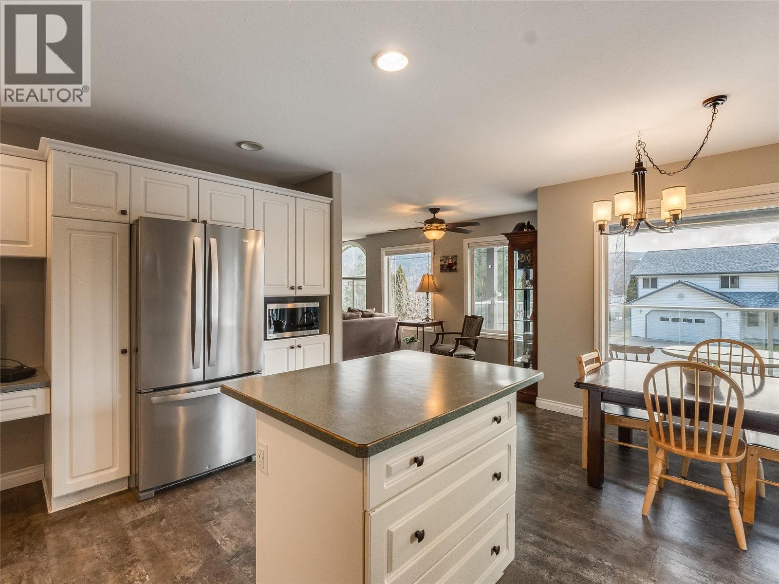 1479 37th Street, Castlegar, British Columbia  V1N 4J5 - Photo 20 - 10378028