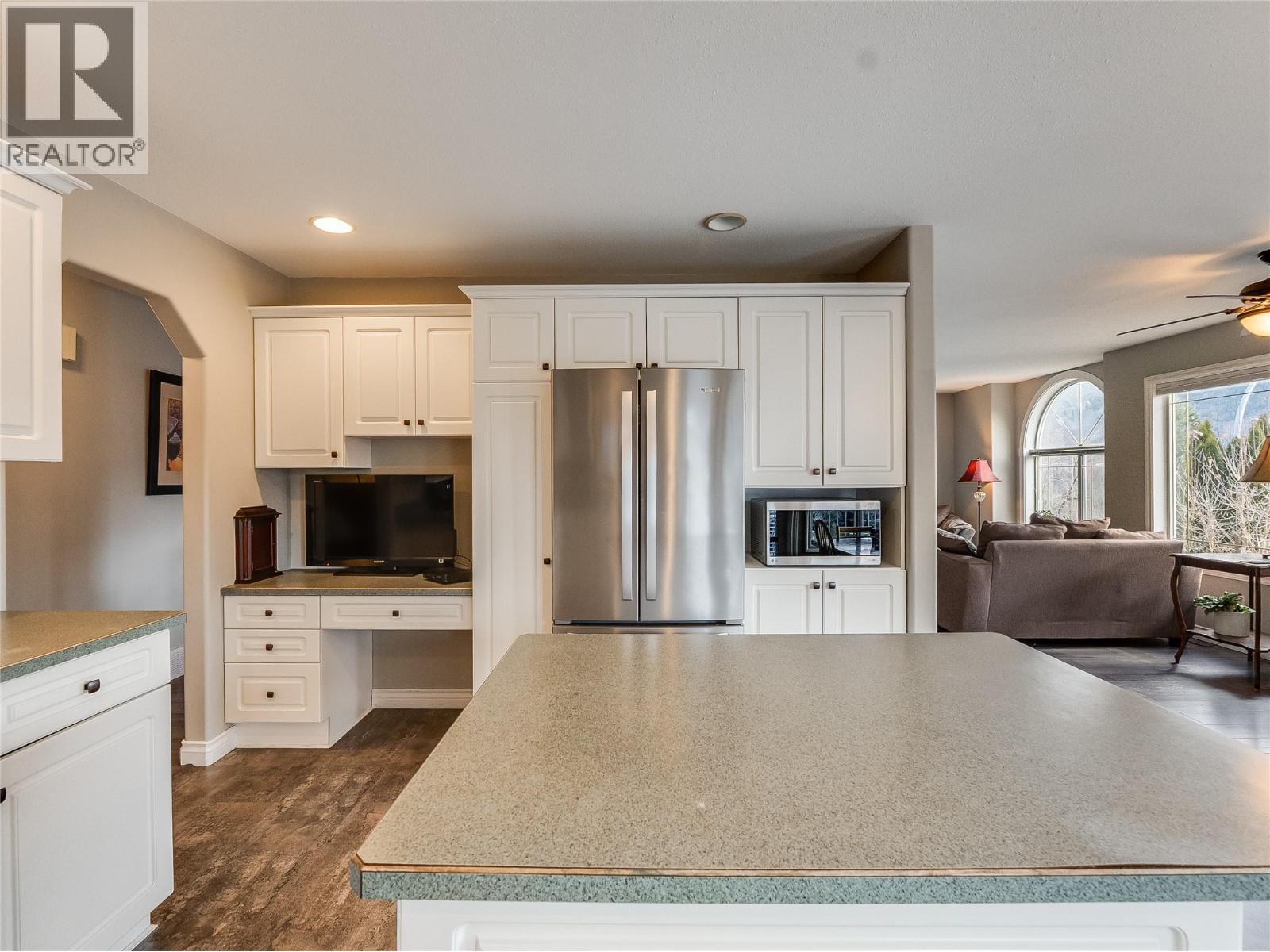 1479 37th Street, Castlegar, British Columbia  V1N 4J5 - Photo 21 - 10378028