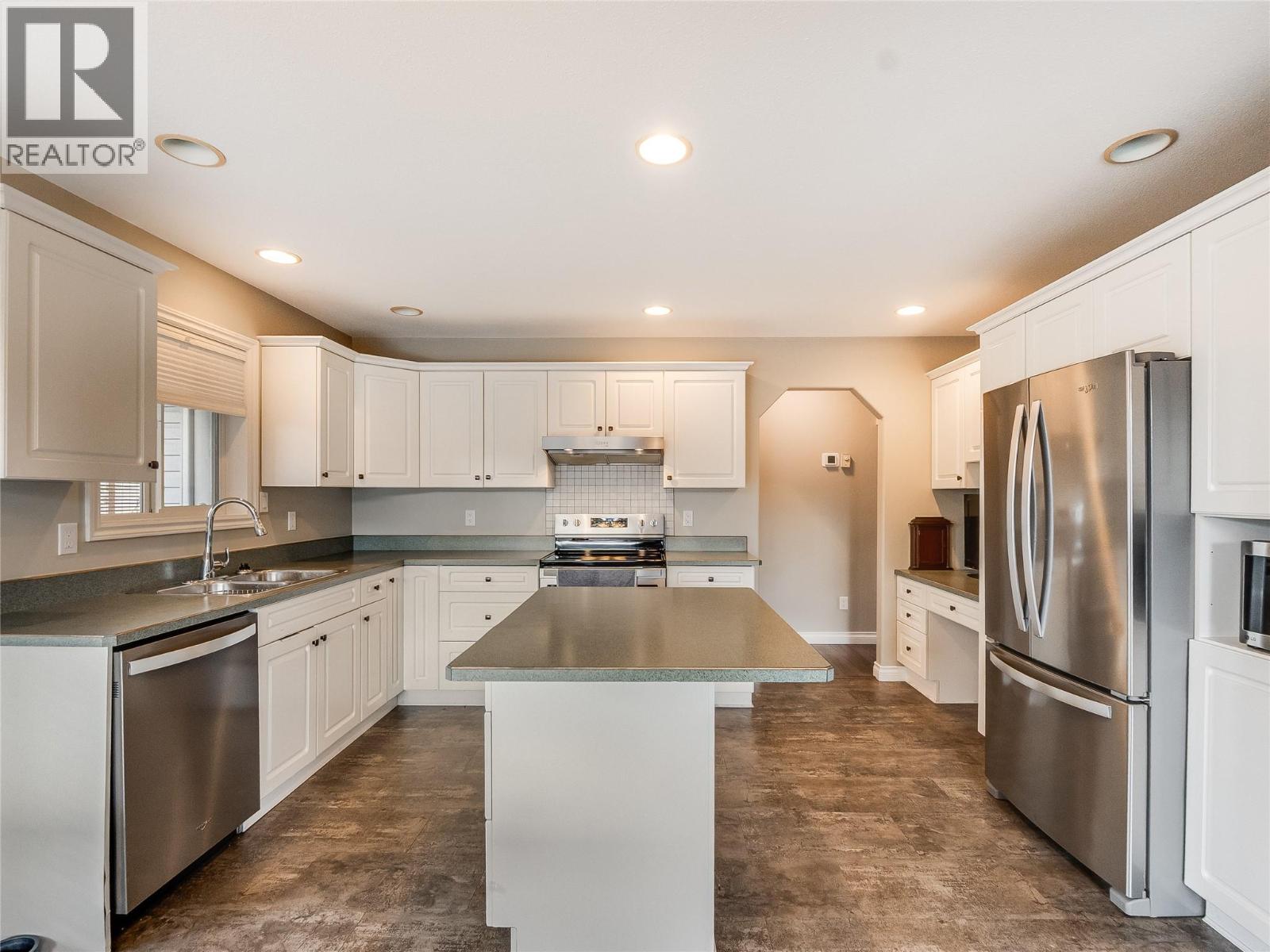 1479 37th Street, Castlegar, British Columbia  V1N 4J5 - Photo 26 - 10378028