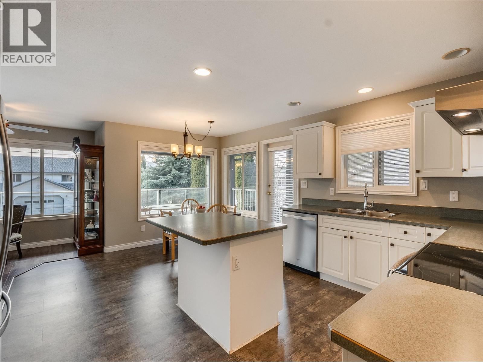 1479 37th Street, Castlegar, British Columbia  V1N 4J5 - Photo 28 - 10378028