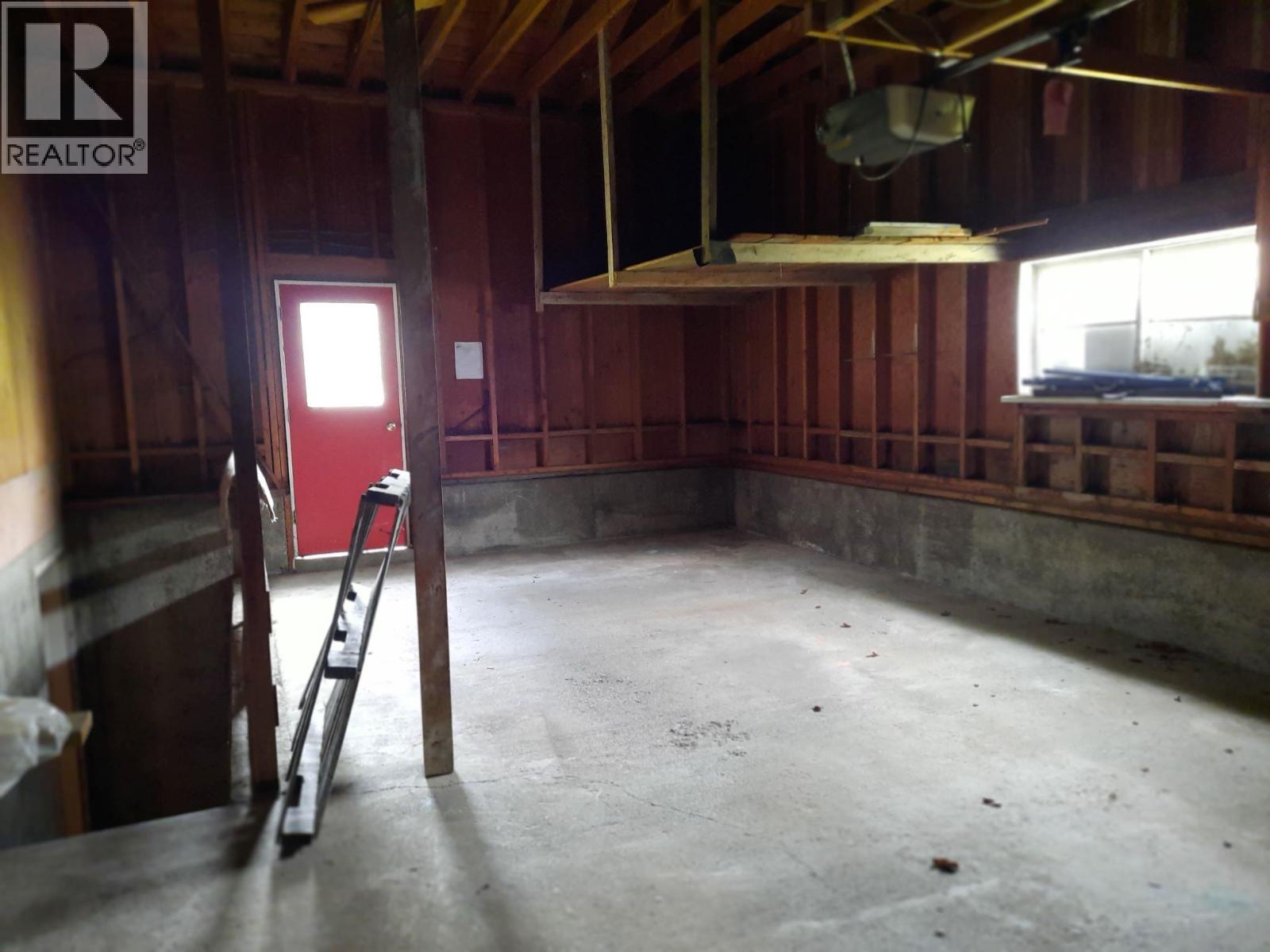 6045 Tower Road, Grand Forks, British Columbia  V0H 1H5 - Photo 28 - 10379780
