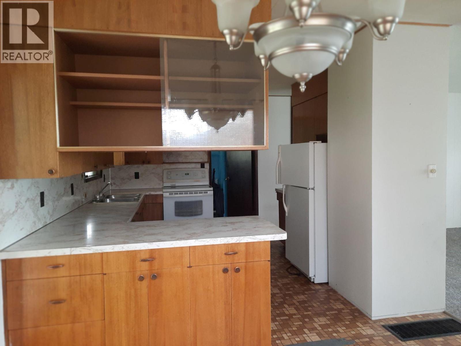 6045 Tower Road, Grand Forks, British Columbia  V0H 1H5 - Photo 6 - 10379780