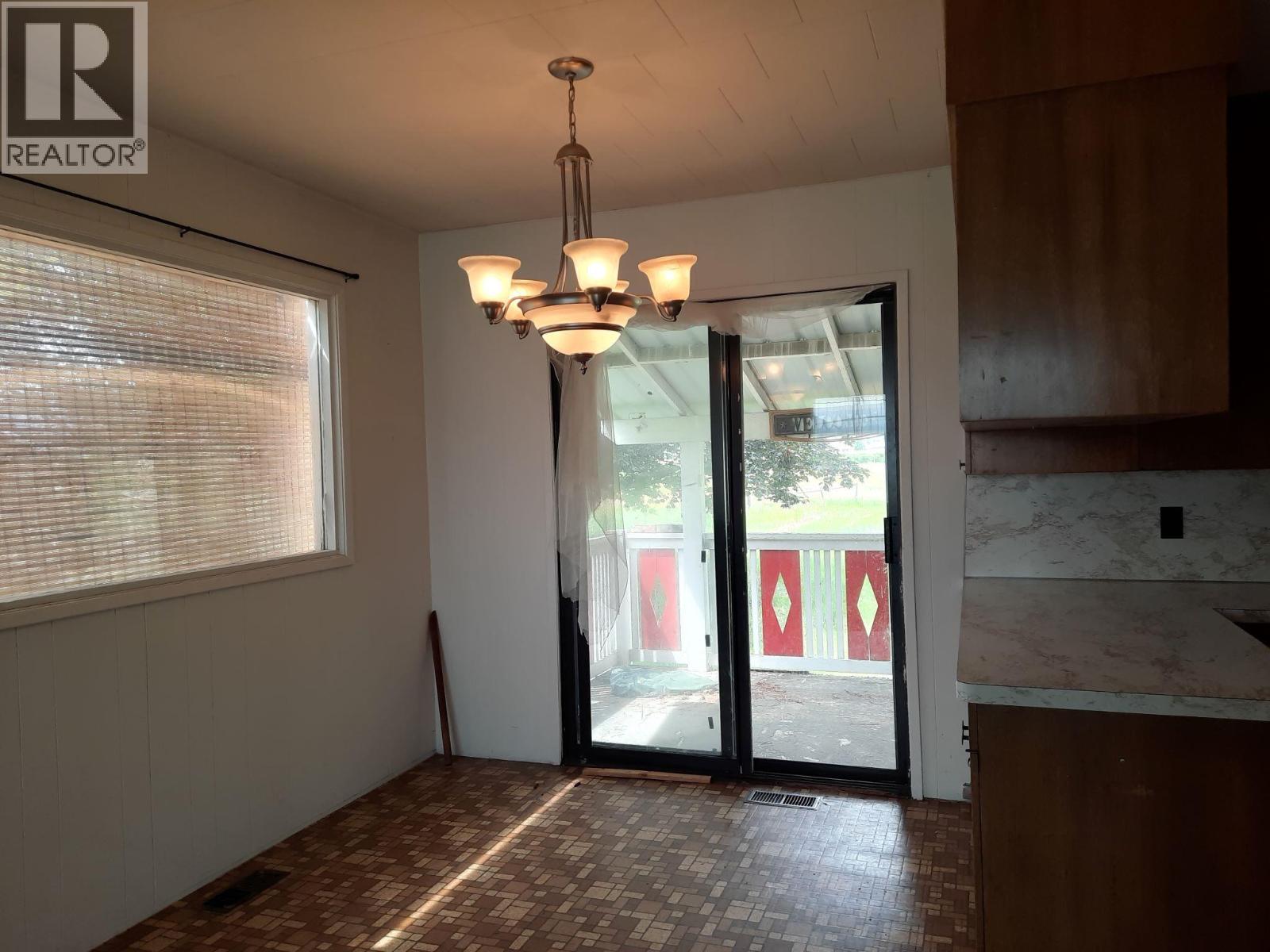 6045 Tower Road, Grand Forks, British Columbia  V0H 1H5 - Photo 9 - 10379780