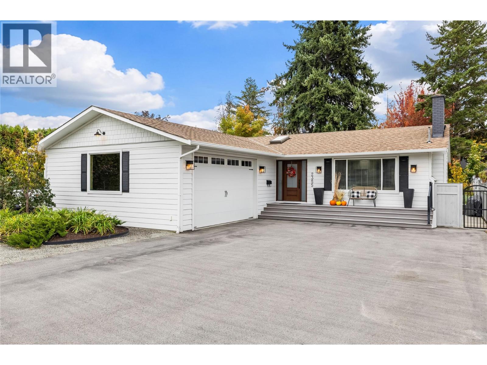 2355 Crestview Road, west kelowna, British Columbia
