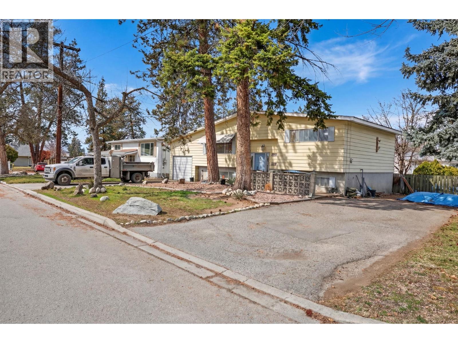 1420 Graham Road, Kelowna, British Columbia  V1X 1K2 - Photo 2 - 10379541