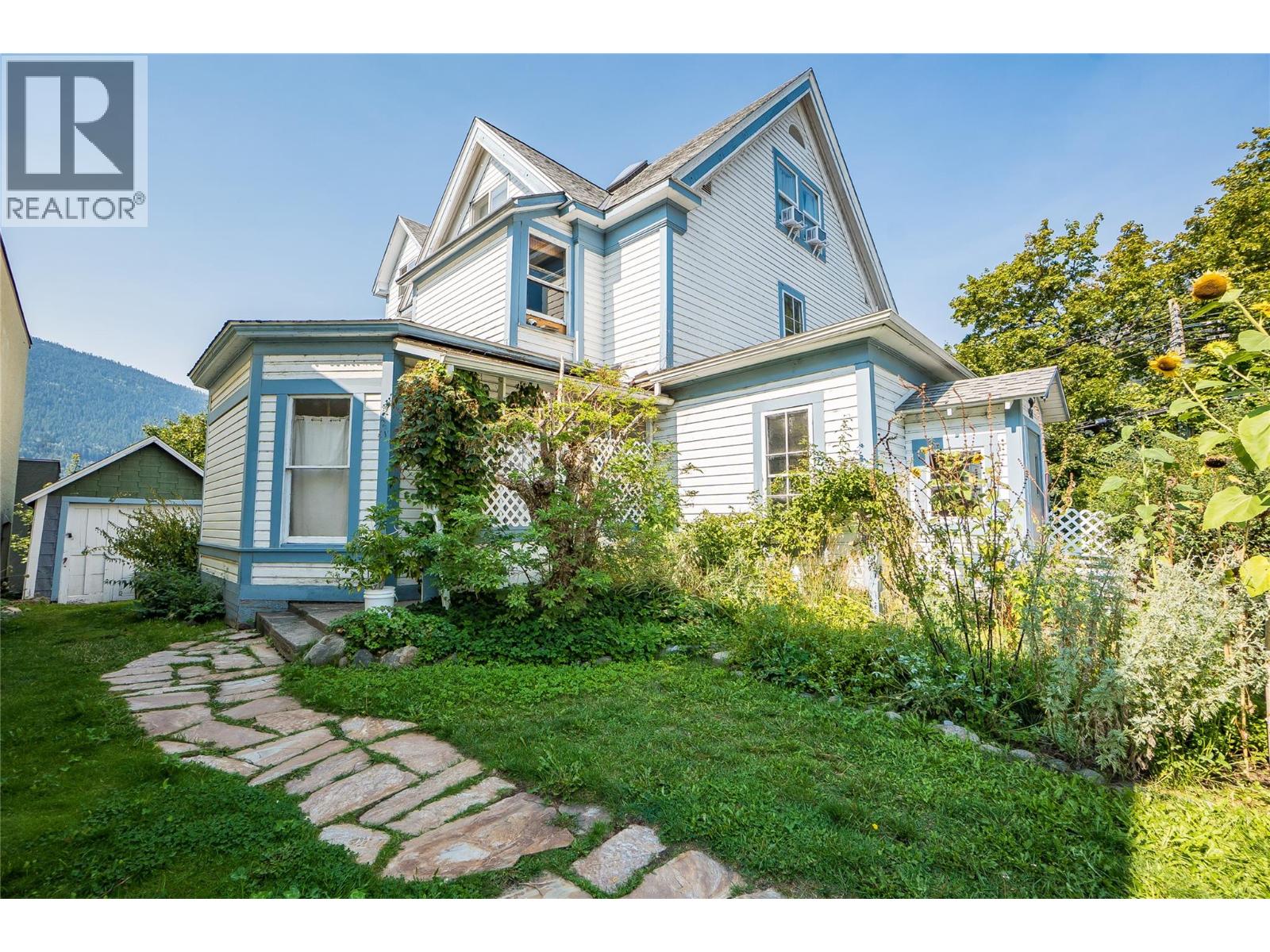 414 Falls Street, Nelson, British Columbia  V1L 1H9 - Photo 1 - 10379796