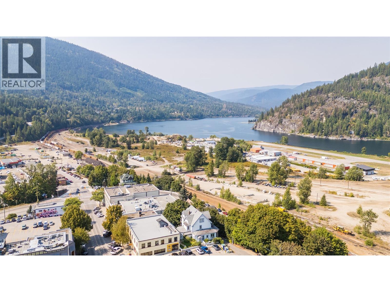 414 Falls Street, Nelson, British Columbia  V1L 1H9 - Photo 4 - 10379796