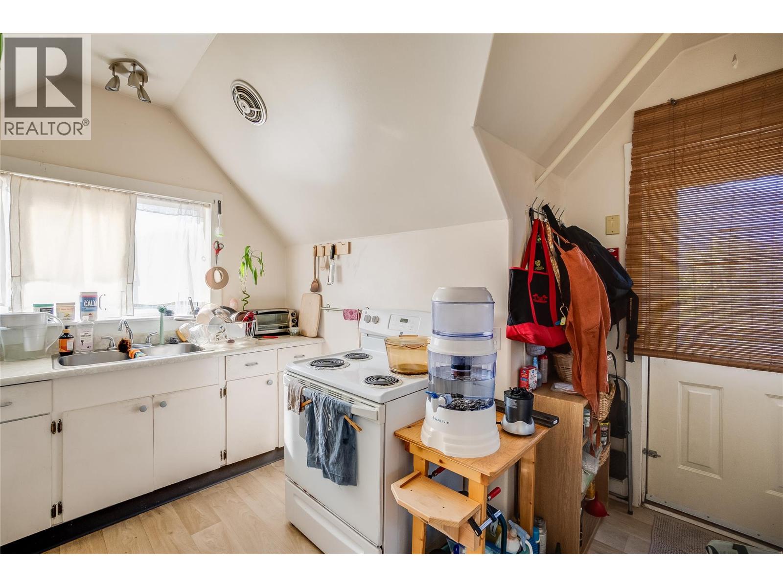 414 Falls Street, Nelson, British Columbia  V1L 1H9 - Photo 9 - 10379796