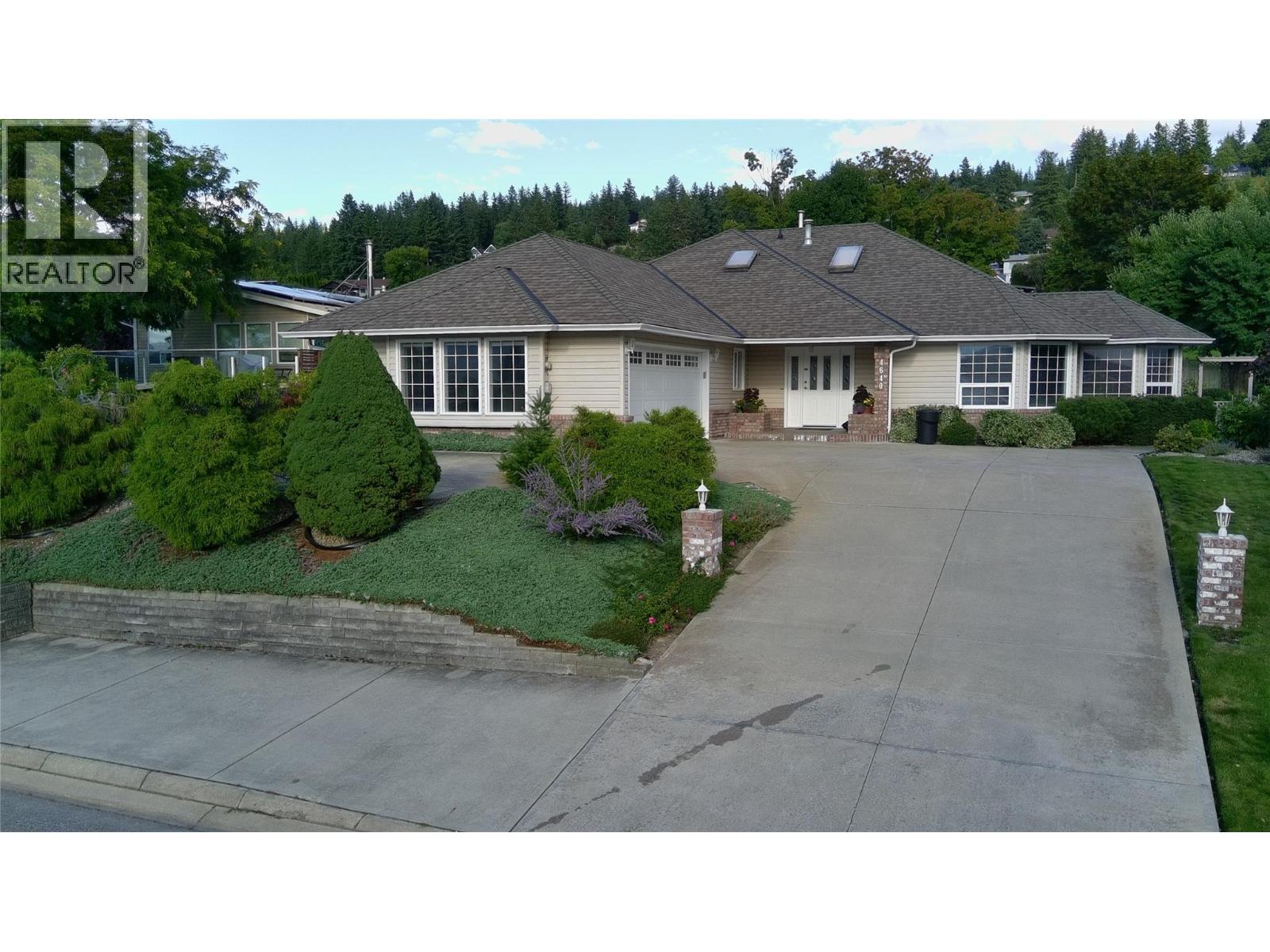 4640 13 Street NE, salmon arm, British Columbia