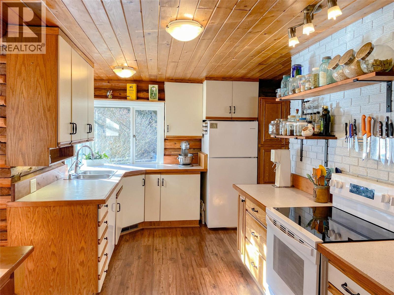 375 Alexander Road, Nakusp, British Columbia  V0G 1R1 - Photo 8 - 10379477