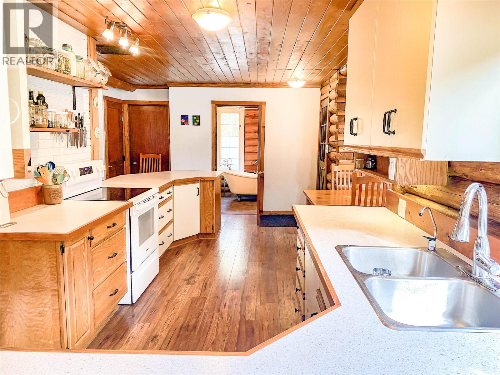 375 Alexander Road, Nakusp, British Columbia  V0G 1R1 - Photo 9 - 10379477