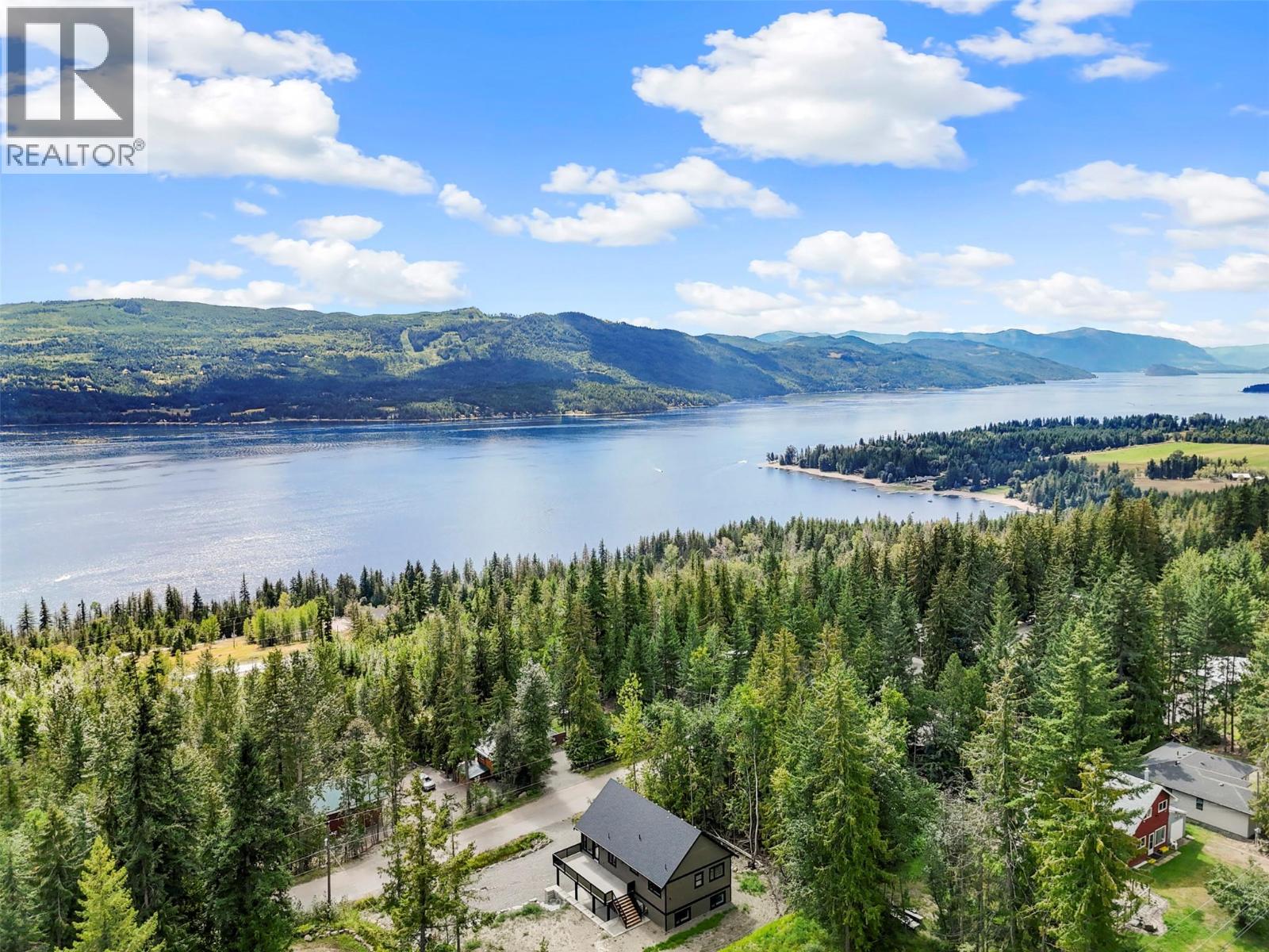 7455 Stampede Trail, Anglemont, British Columbia  V0E 1M8 - Photo 38 - 10379803
