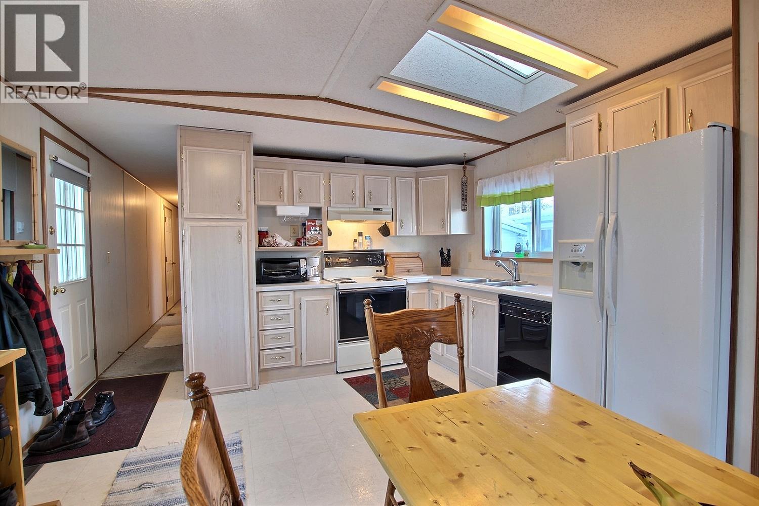 1555 Howe Road Unit# 89, Kamloops, British Columbia  V1S 1Y4 - Photo 2 - 10379829