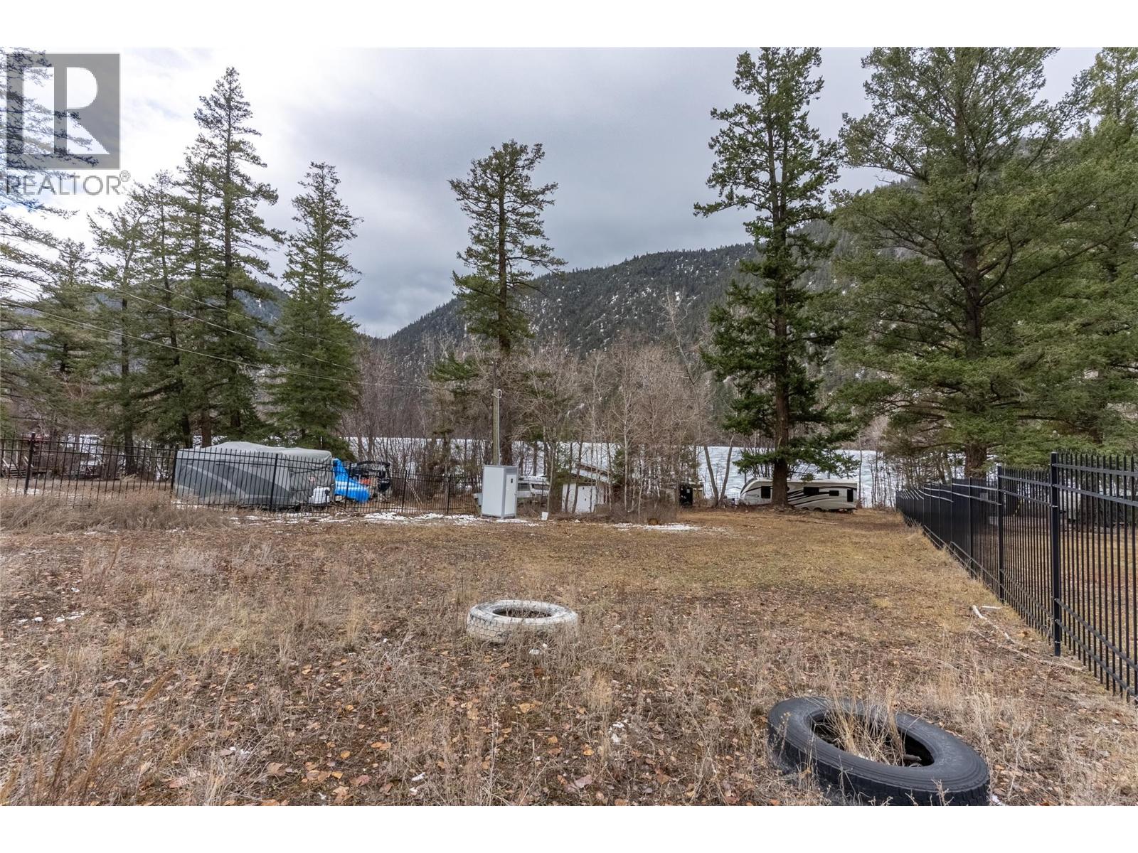 240 Smith Road, Lillooet, British Columbia  V0K 2H0 - Photo 21 - 10379612
