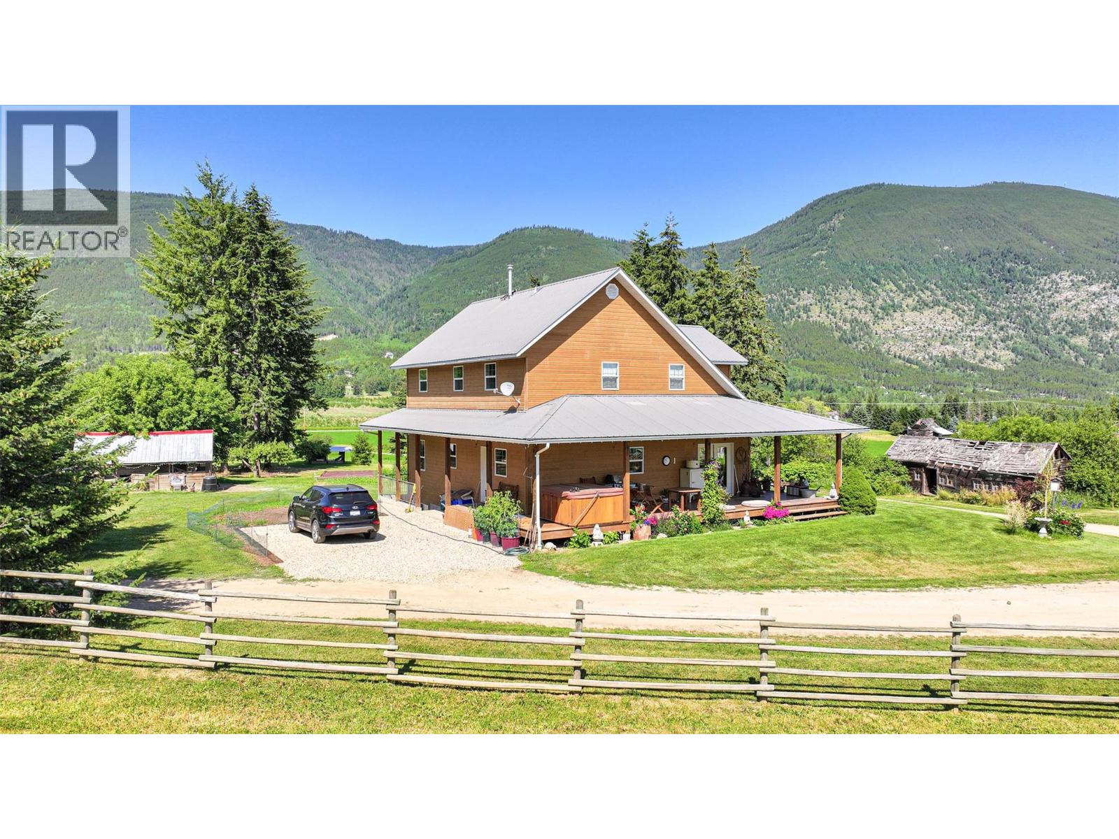 2990 50 Street NW, salmon arm, British Columbia