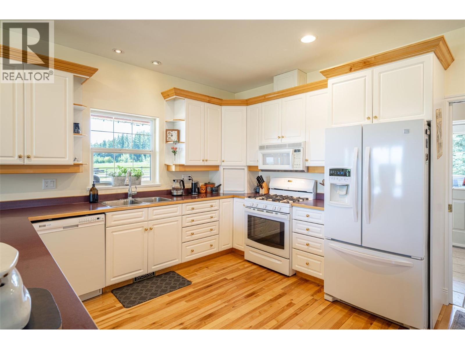 2990 50 Street Nw, Salmon Arm, British Columbia  V1E 4M2 - Photo 13 - 10379528