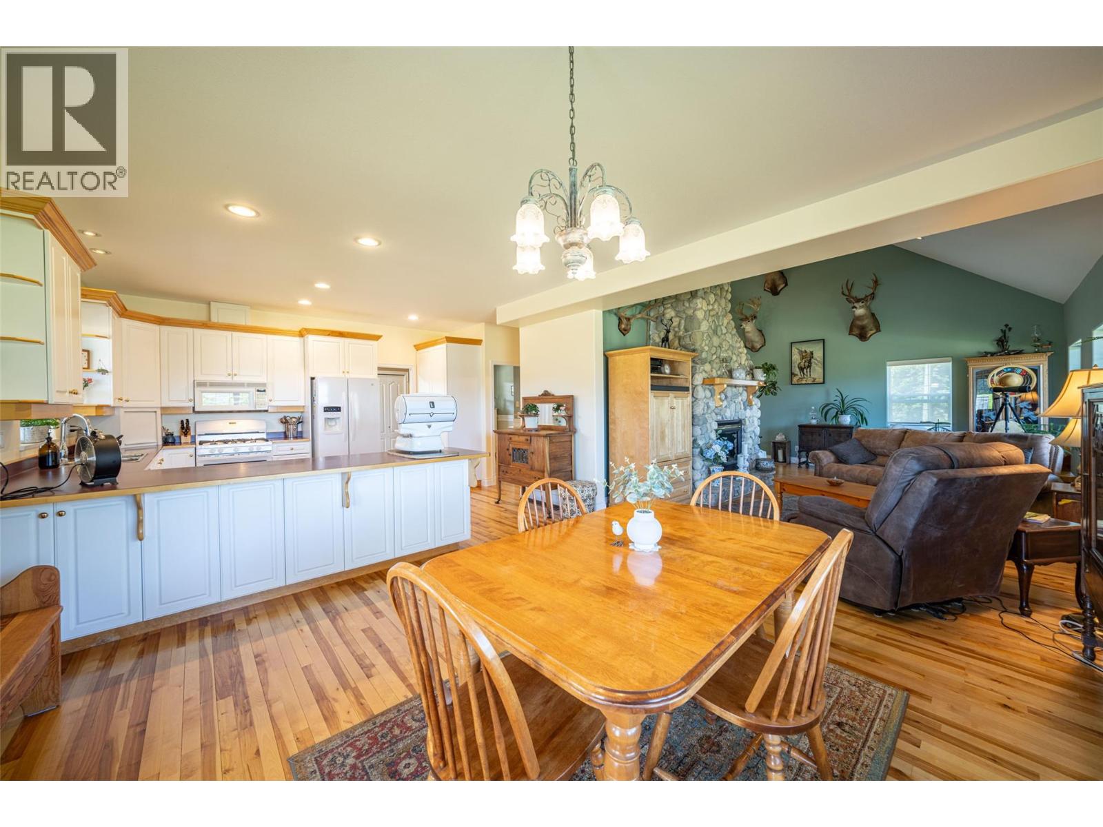 2990 50 Street Nw, Salmon Arm, British Columbia  V1E 4M2 - Photo 18 - 10379528