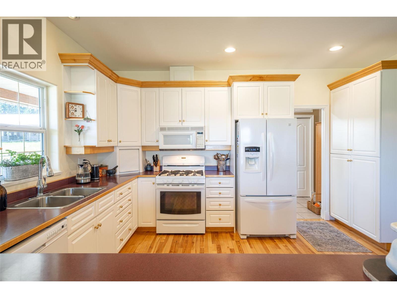 2990 50 Street Nw, Salmon Arm, British Columbia  V1E 4M2 - Photo 12 - 10379526