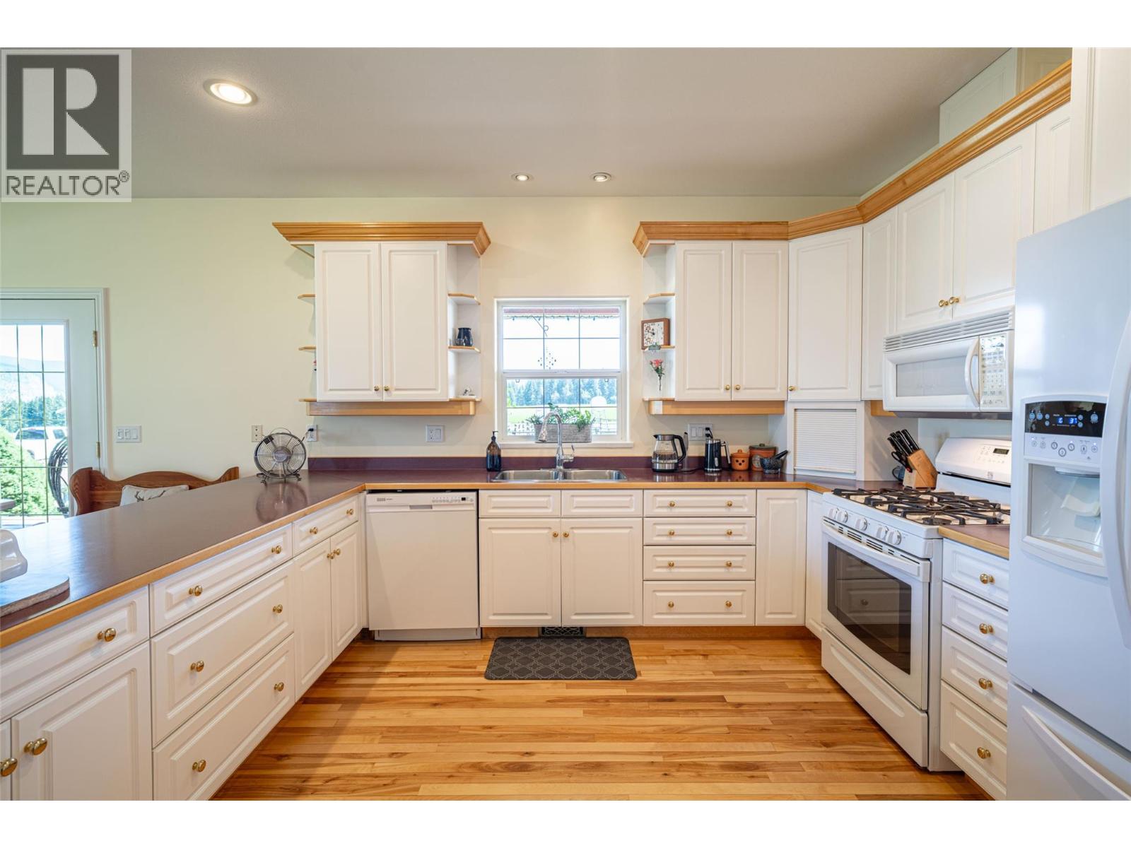 2990 50 Street Nw, Salmon Arm, British Columbia  V1E 4M2 - Photo 14 - 10379526