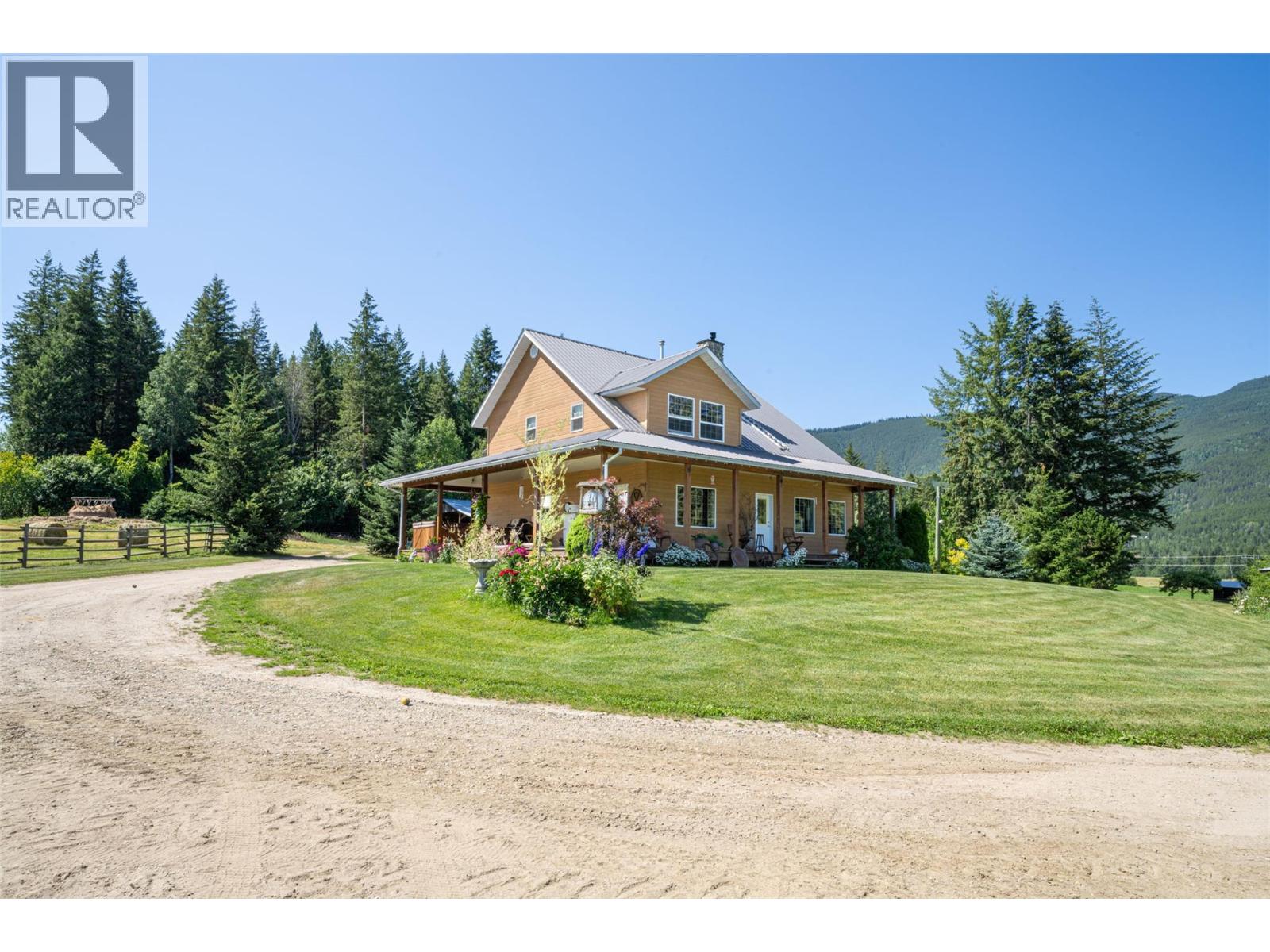 2990 50 Street Nw, Salmon Arm, British Columbia  V1E 4M2 - Photo 3 - 10379526