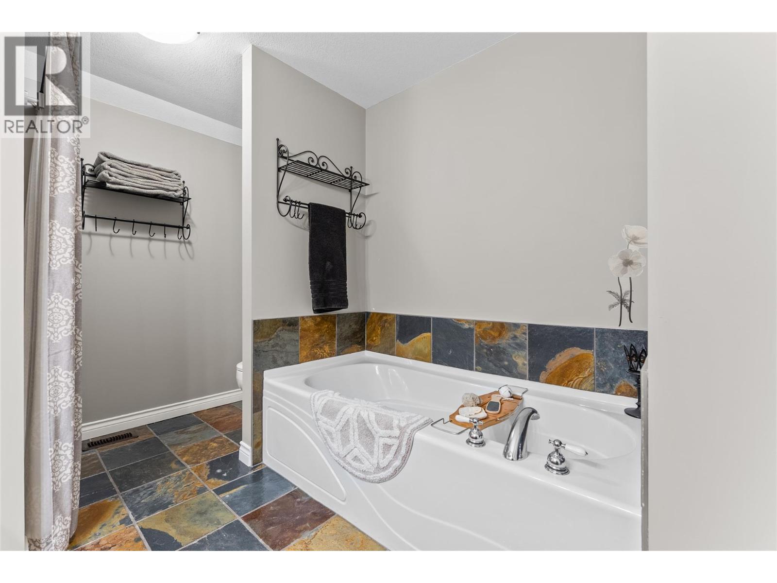 4140 Seddon Road, Kelowna, British Columbia  V1W 4C9 - Photo 26 - 10378035