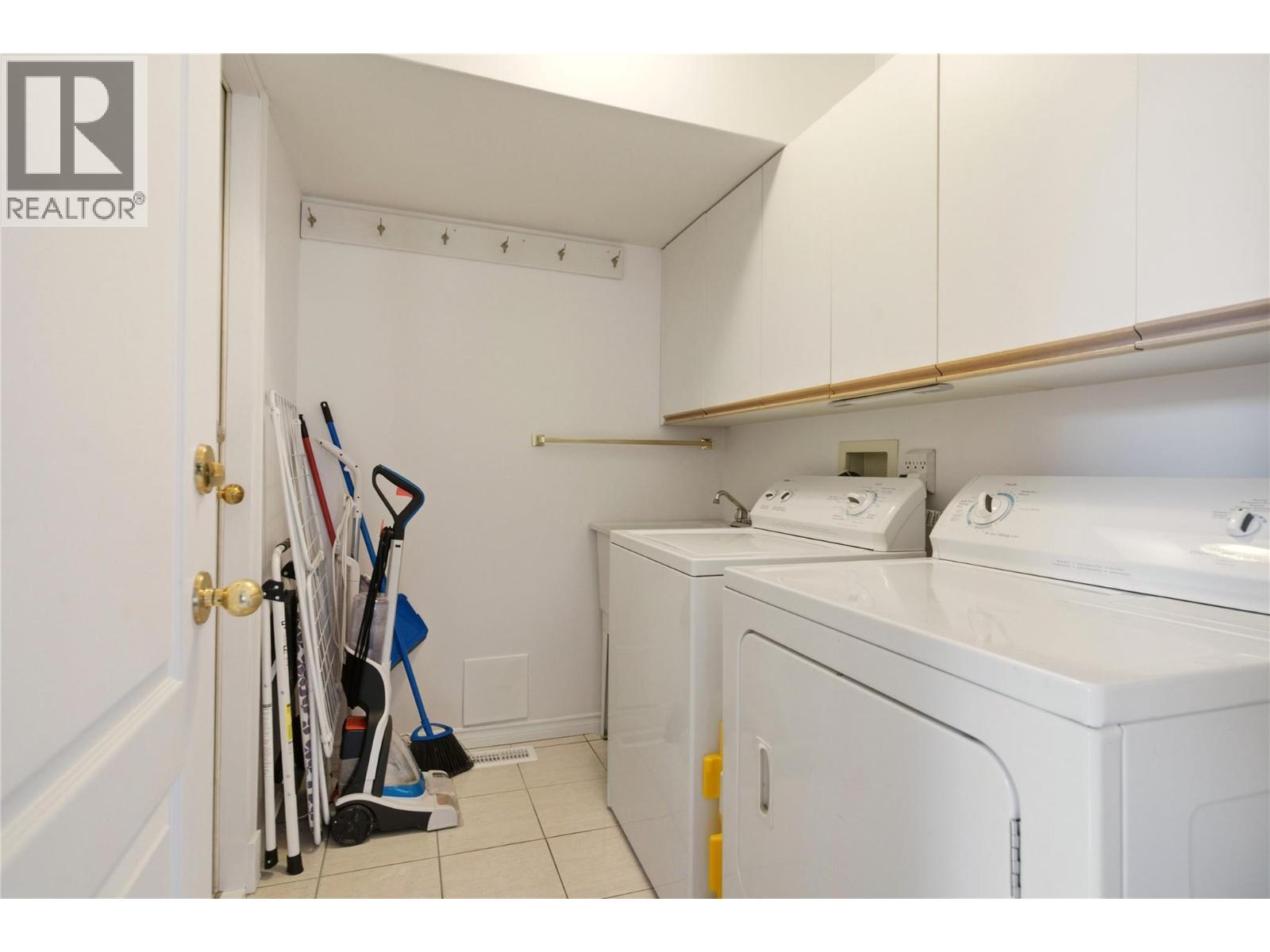 756 Springrose Way, Kelowna, British Columbia  V1W 3M2 - Photo 24 - 10379810